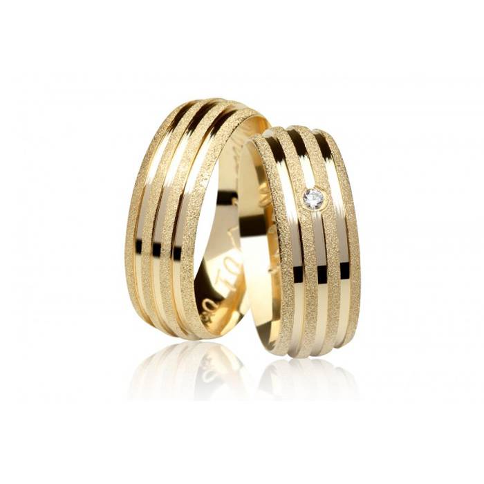 Alianças em ouro 18k 16g 7mm, Abaulada, Diamantada, 3 Frisos e 1 Brilhante na Feminina