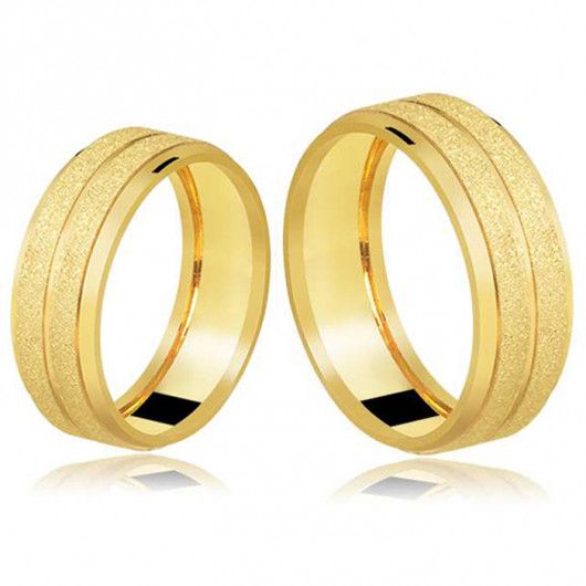 Alianças em ouro 18k 15g 7mm Quadrada, Diamantada e com Friso